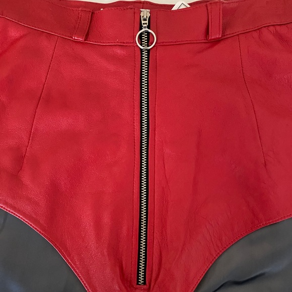 Sexy Red Leather Booty High Waist Shorts 38 - Picture 10 of 10